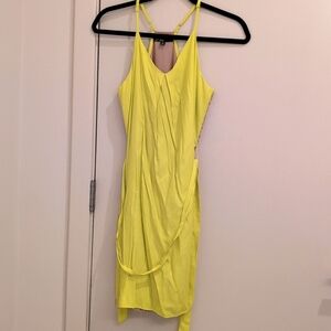 Neon yellow 🟡 short dress with gold sequins in the back